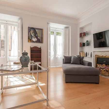 Palace Apartment - Palacio Real Balcony Madrid Dış mekan fotoğraf