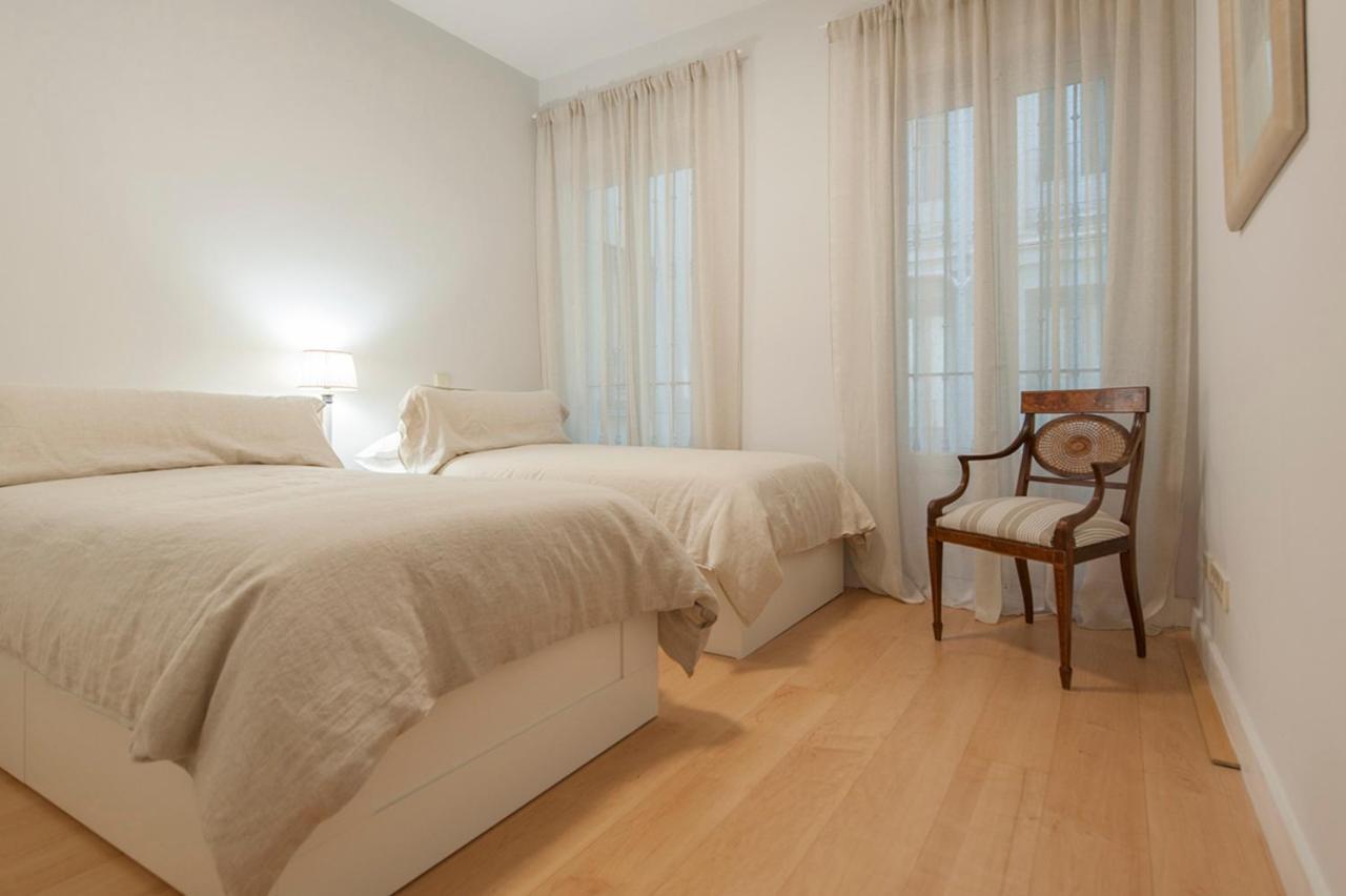 Palace Apartment - Palacio Real Balcony Madrid Dış mekan fotoğraf