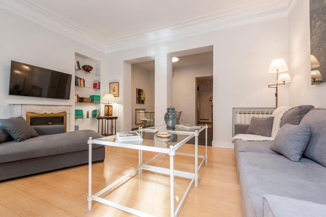 Palace Apartment - Palacio Real Balcony Madrid Dış mekan fotoğraf