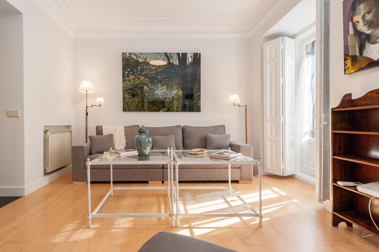 Palace Apartment - Palacio Real Balcony Madrid Dış mekan fotoğraf