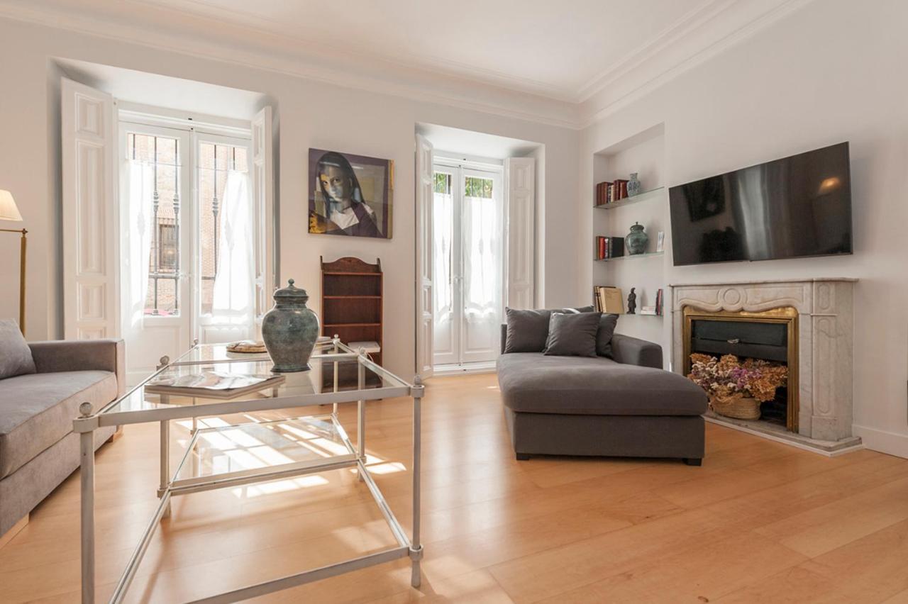 Palace Apartment - Palacio Real Balcony Madrid Dış mekan fotoğraf